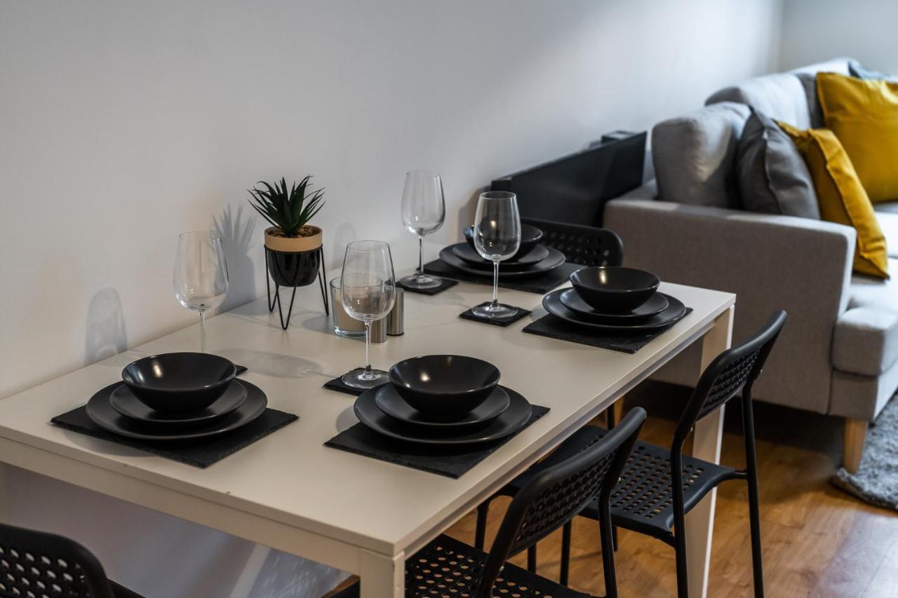 Luxury 2 Bed Apartment Stansted Airport Bishops Stortford Bishop's Stortford Bagian luar foto