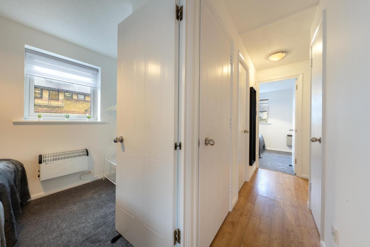 Luxury 2 Bed Apartment Stansted Airport Bishops Stortford Bishop's Stortford Bagian luar foto