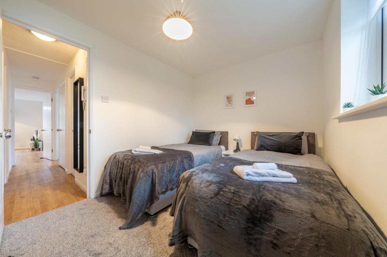 Luxury 2 Bed Apartment Stansted Airport Bishops Stortford Bishop's Stortford Bagian luar foto