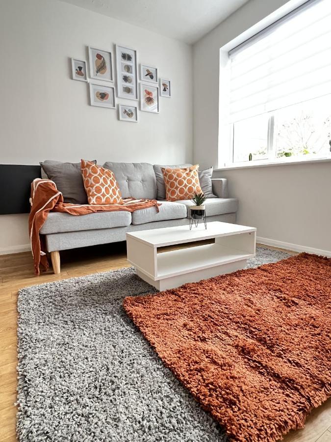 Luxury 2 Bed Apartment Stansted Airport Bishops Stortford Bishop's Stortford Bagian luar foto